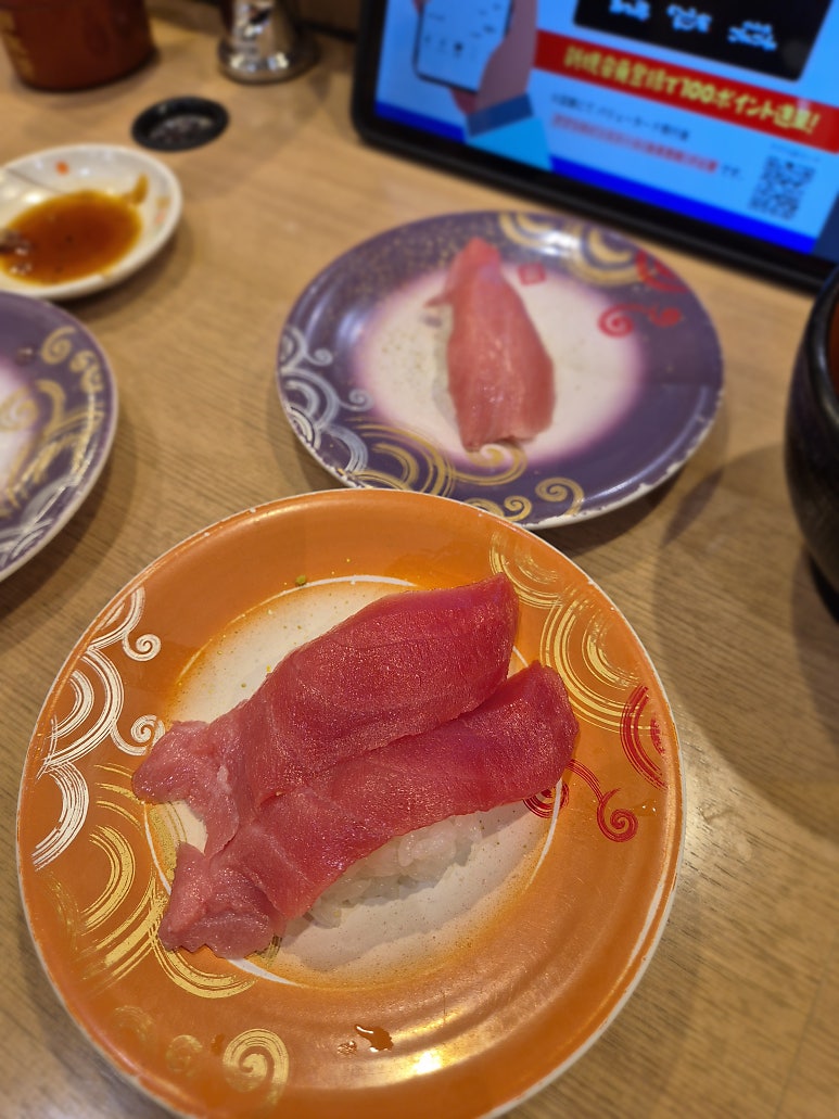 Toriton Sushi & Ippin Butadon: two must-eat spots in Sapporo (Hokkaido)