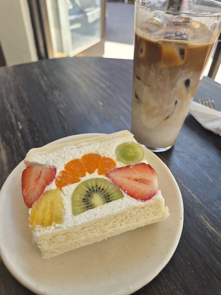 Cafe Kiso : café à desserts et fruit sando près de l'Université de Corée (Jongam, Séoul)